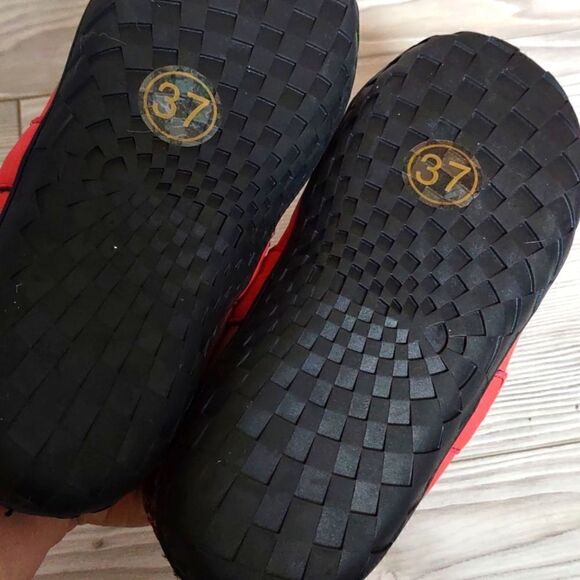 (85-2467) 🔥3/$20🔥 Women's Slippers Size 37 (6.5) - Picture 5 of 11